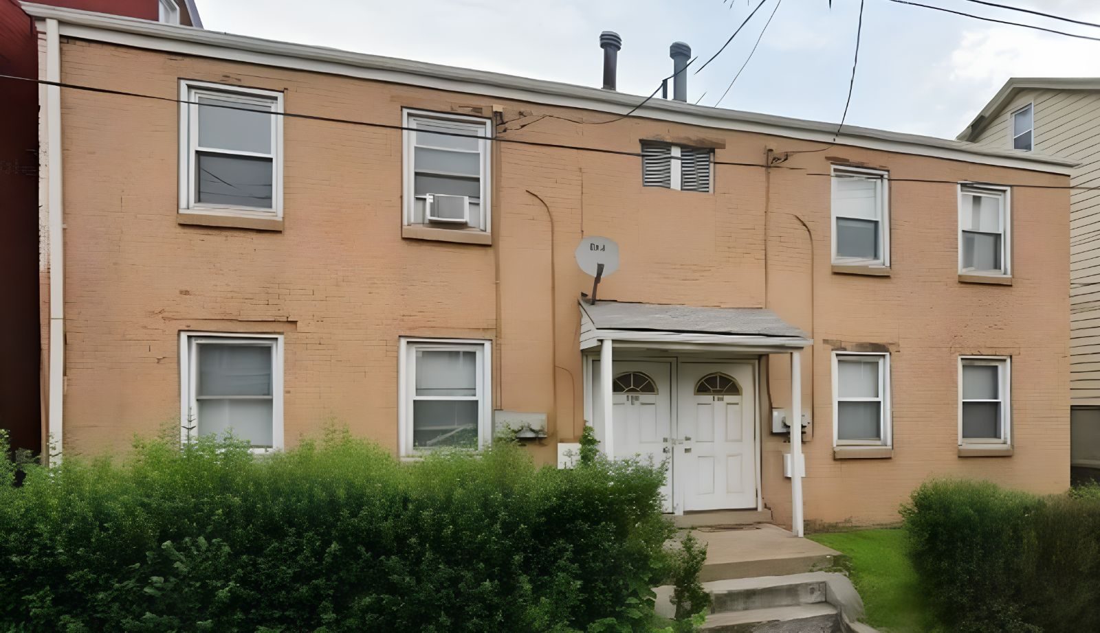 110 N Main St
